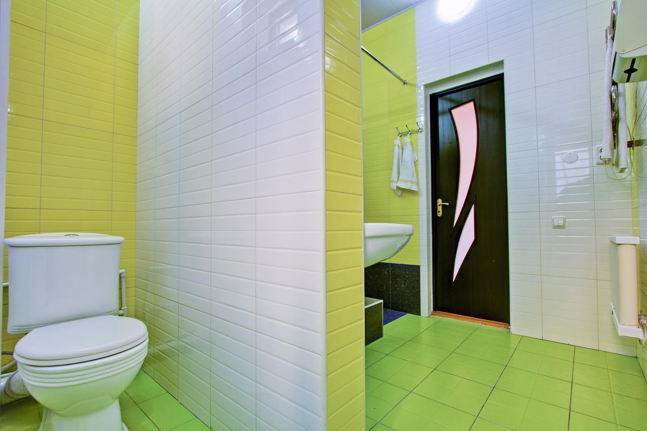 Centre Hostel Bishkek Bagian luar foto
